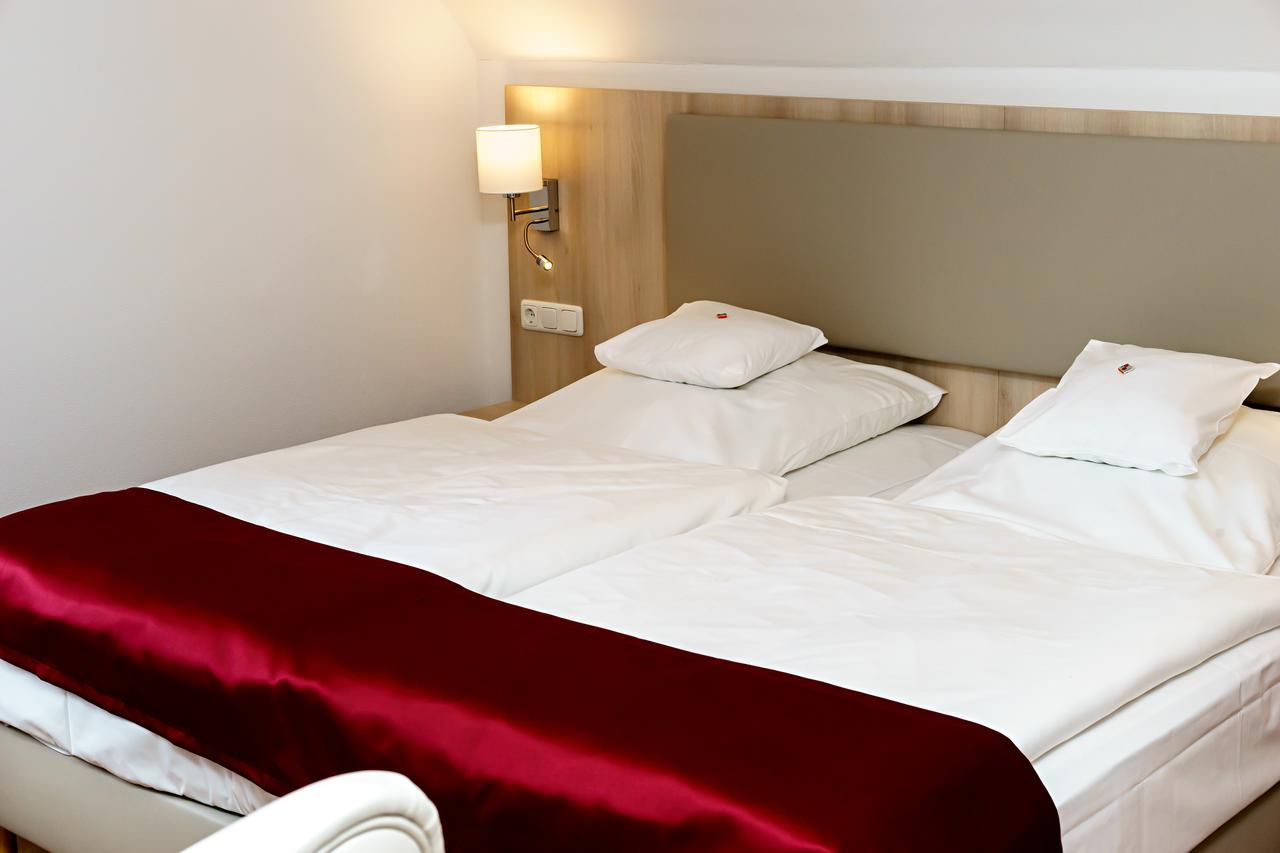 Parkhotel Pyrmont บัดเพอร์ทอนท์ ภายนอก รูปภาพ