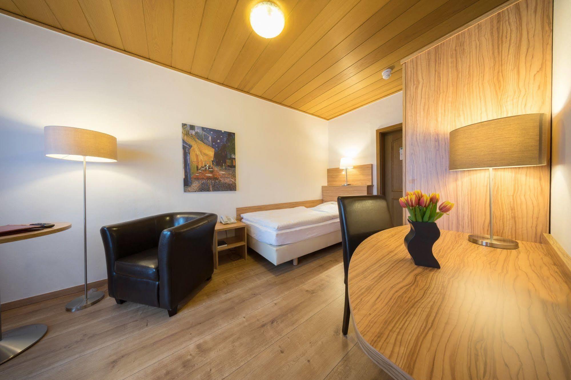 Parkhotel Pyrmont บัดเพอร์ทอนท์ ภายนอก รูปภาพ